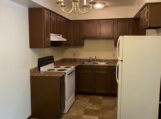 1120 Utica Ridge Ct, Bettendorf, IA 52722