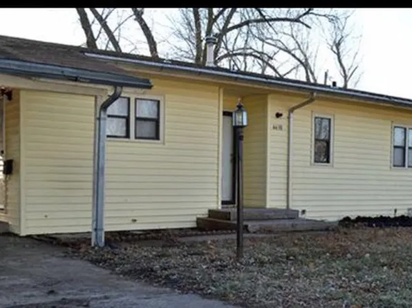 6630 SW Arborglade Ln, Topeka, KS 66619