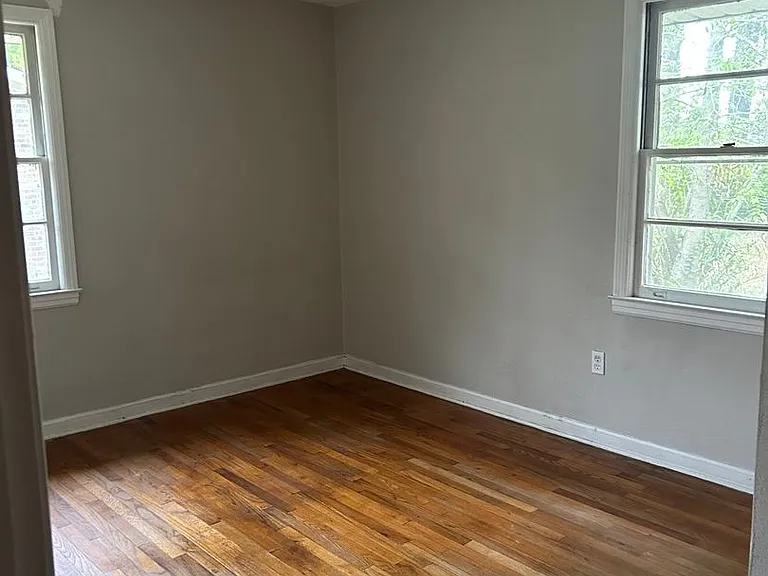 517 Griffin Ave — Photo 9