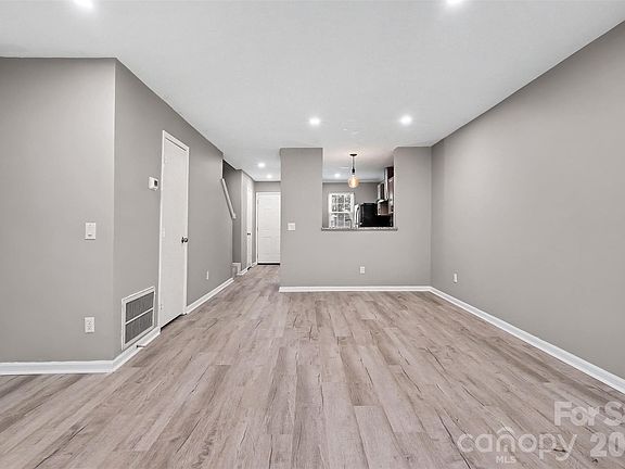 5th image of 3322 Heathstead Pl