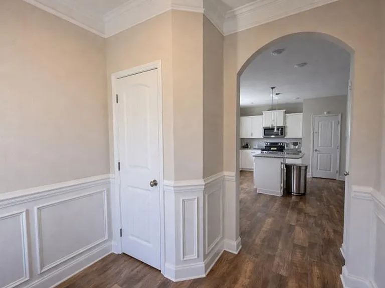 1233 Black Oak Cir — Photo 2