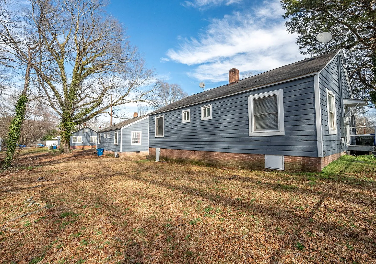 303 Raynor Street — Photo 3