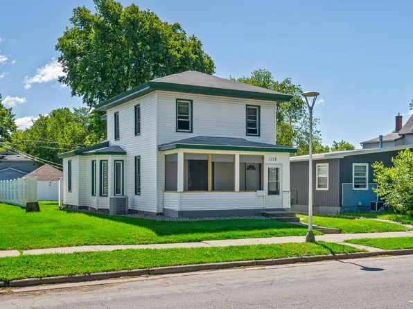 1115 5th Ave S, La Crosse, WI 54601