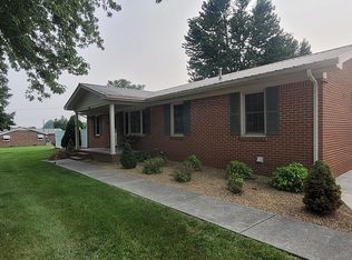 553 Meadowbrook Dr, McMinnville, TN 37110