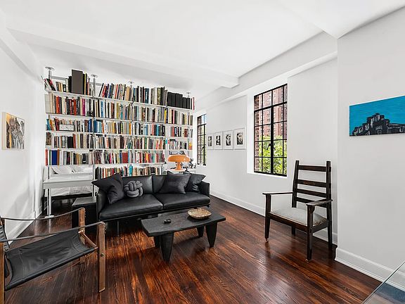 2nd image of 320 E 42nd St APT 701