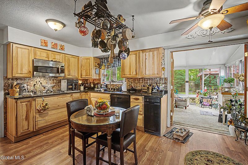 3rd image of 4 Pine Knoll Drive