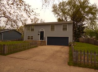118 W Melody Ln, Woodstock, IL 60098