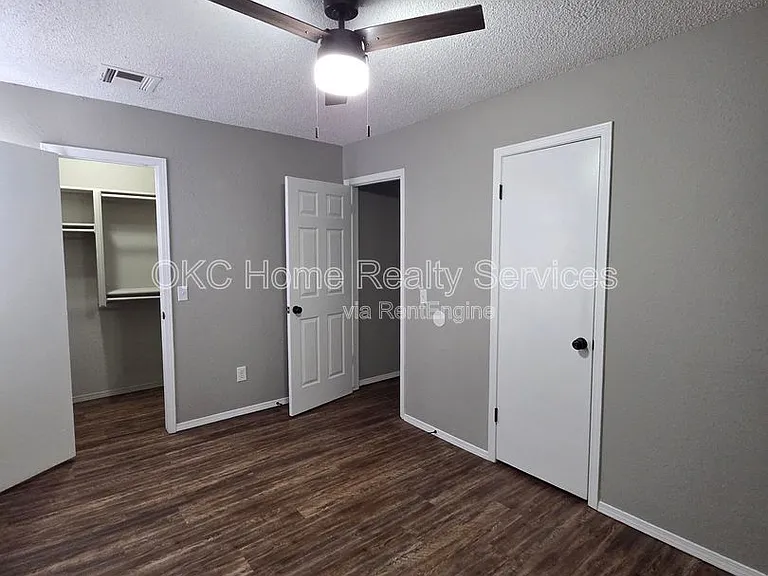 6713 Lyrewood Ln — Photo 15
