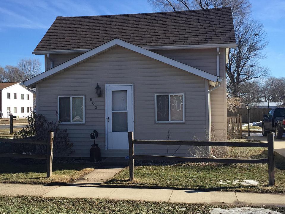 1st image of 602 N 9th St
