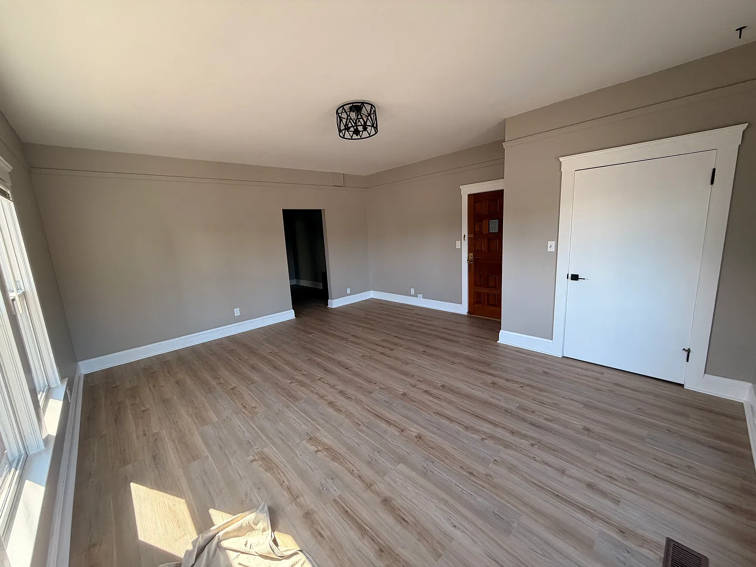2 bed, 1075 sqft, $4,450 — Photo 3
