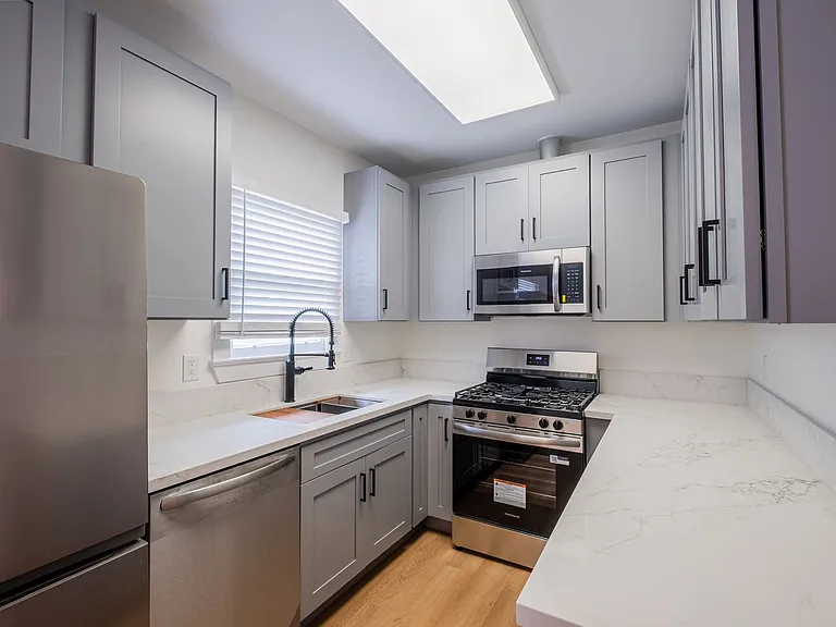 108 Broadway Residences — Photo 8
