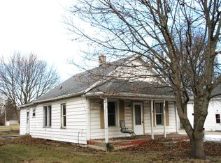 305 Oak St, Cedar Point, IL 61316