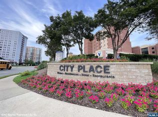 3205 City Pl, Edgewater, NJ