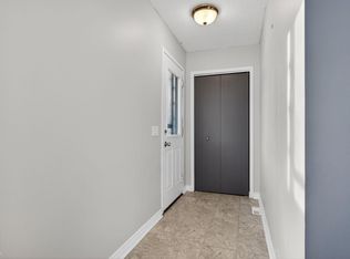 17204 96th St NW, Edmonton, AB T5Z1Z6