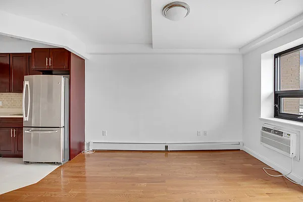 Sold by Modern Spaces | media 5