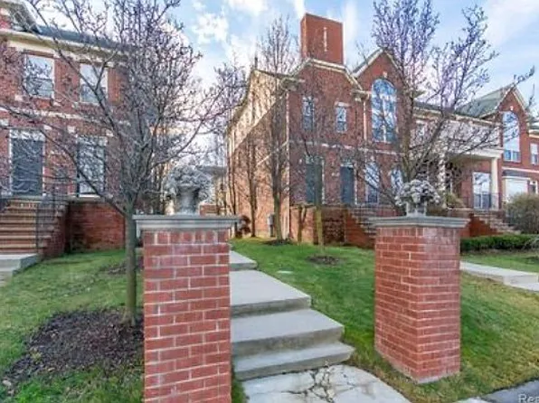 3042 Camden Dr #1, Troy, MI 48084