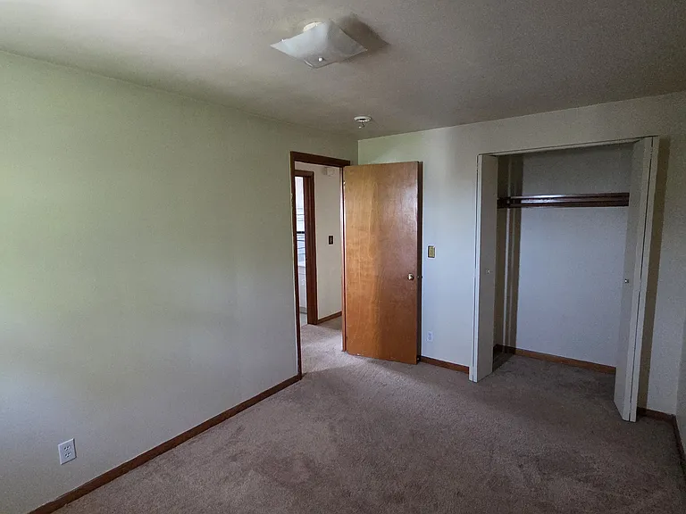 70 Mallory Rd — Photo 6