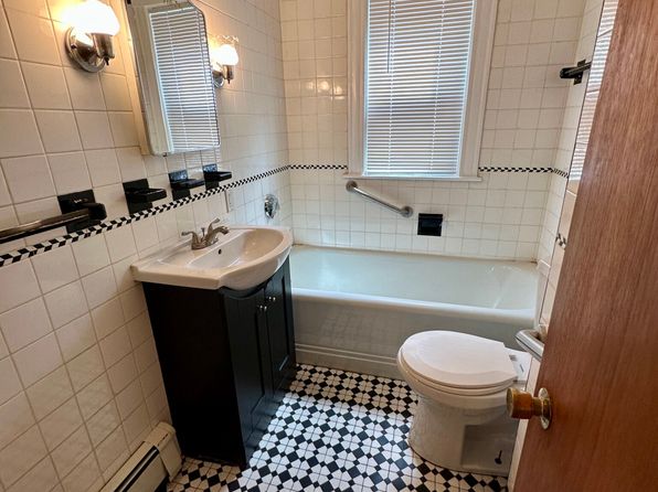 139 Fellsway W #1, Medford, MA 02155