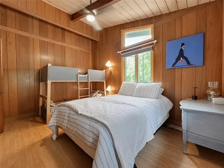 35 Sunset Ave — Photo 22