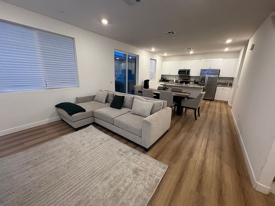 2nd image of 30072 Bonita Springs St