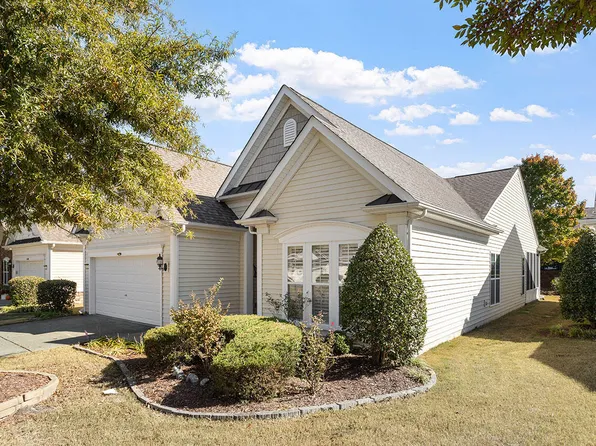 822 Footbridge Pl, Cary, NC 27519