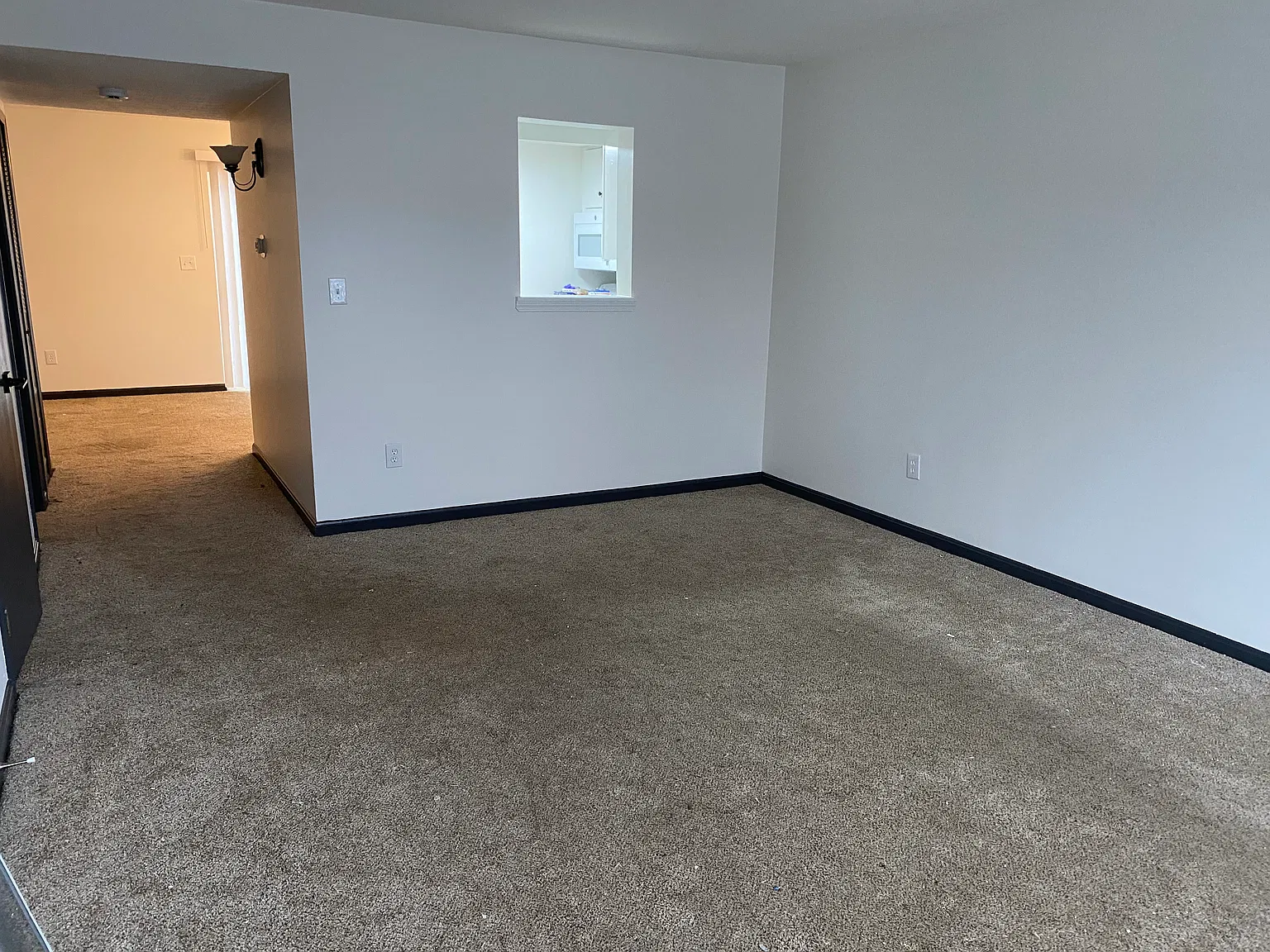 2 bed, 1.5 bath, 1150 sqft, $1,195 — Photo 2