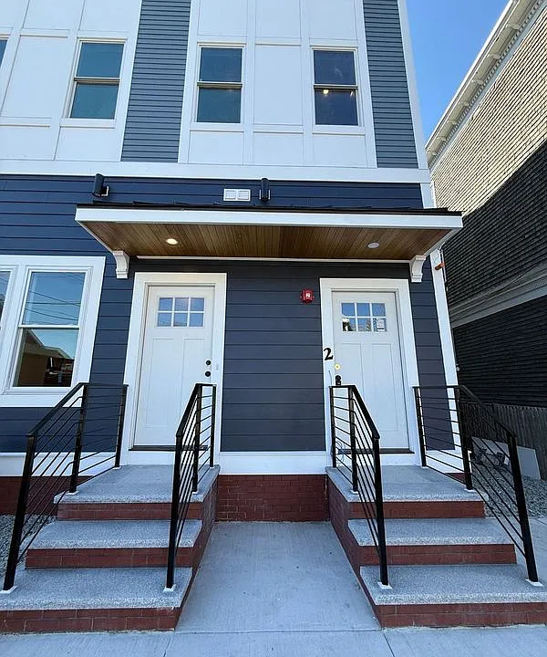 2 Beach Rd #3