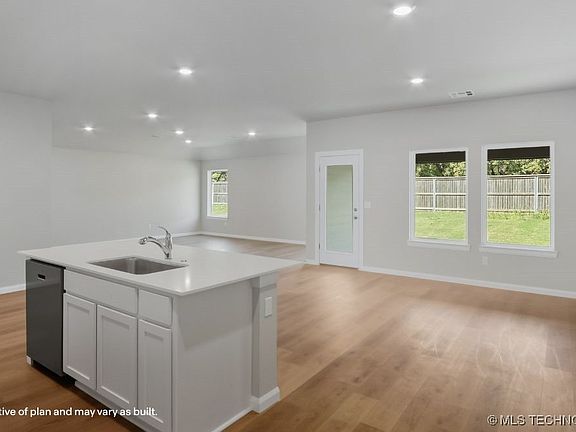 5th image of 15803 E 75th Pl