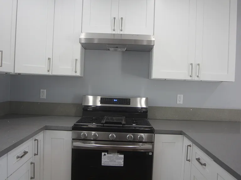 5321 Hyde St — Photo 7
