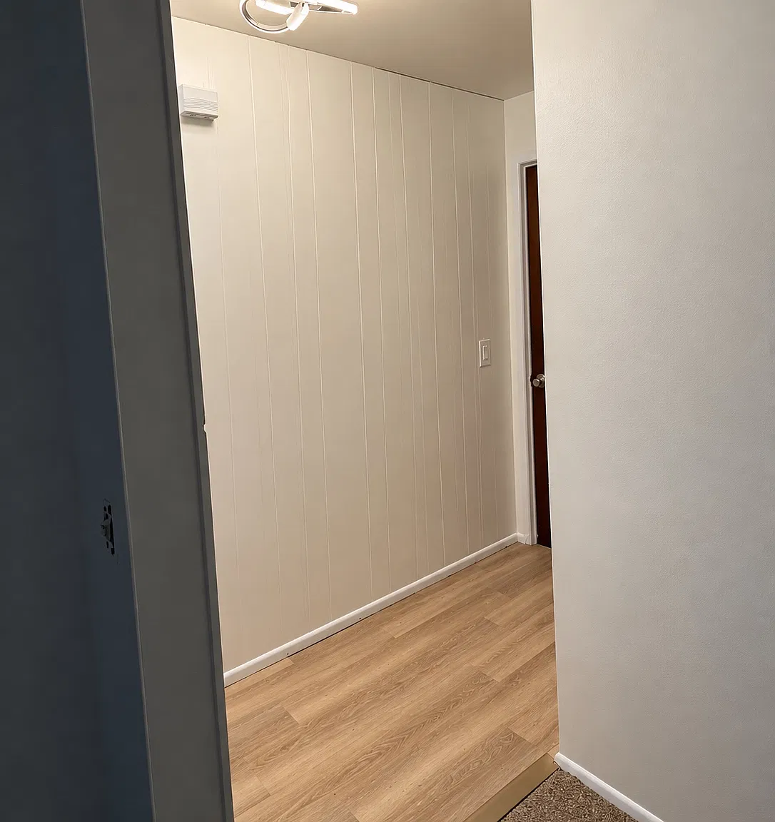 2 bed, 977 sqft, $1,300 — Photo 2
