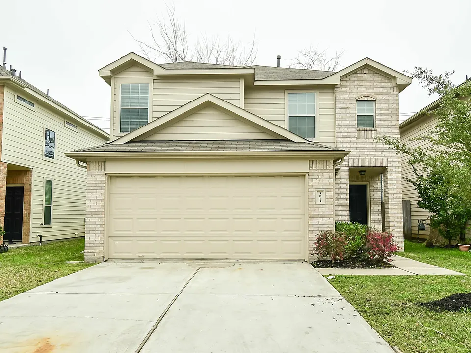 5815 Santa Cecilia Ln