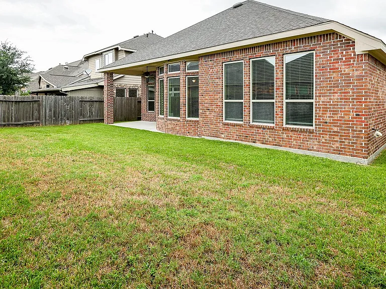 21911 Avalon Queen Dr — Photo 33