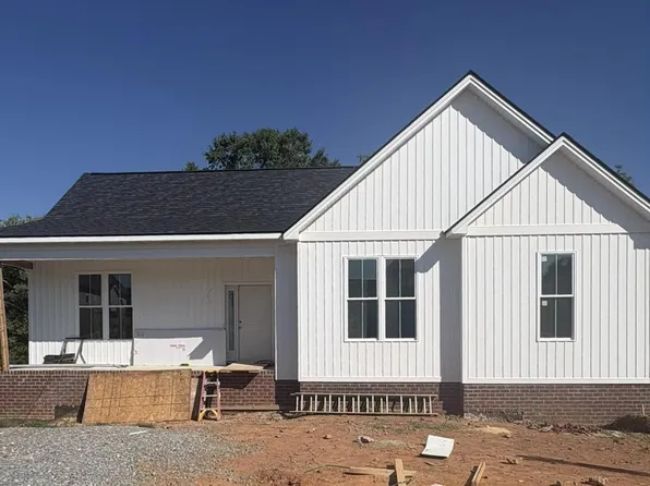 1099 New Market Loop, Forest, VA 24551