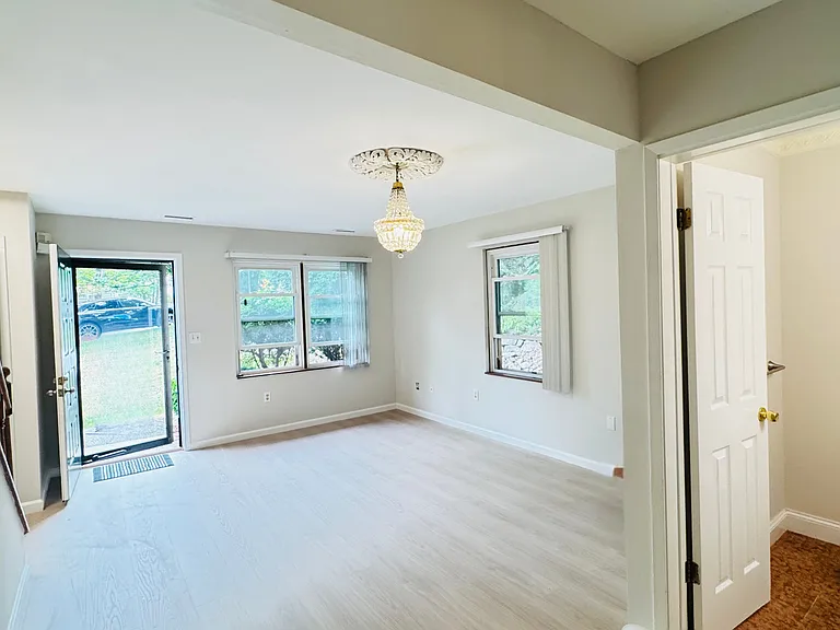 37 Goodwin Ave — Photo 9