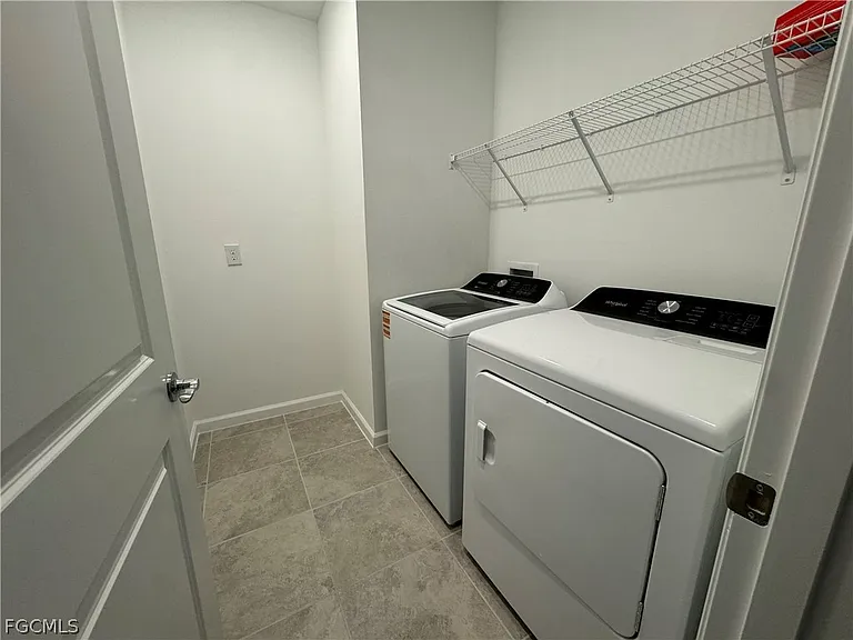 1024 Caloosa Breeze Dr — Photo 11