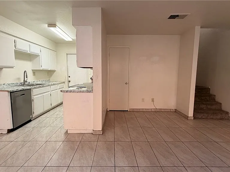 3217 Fortier St #B — Photo 11