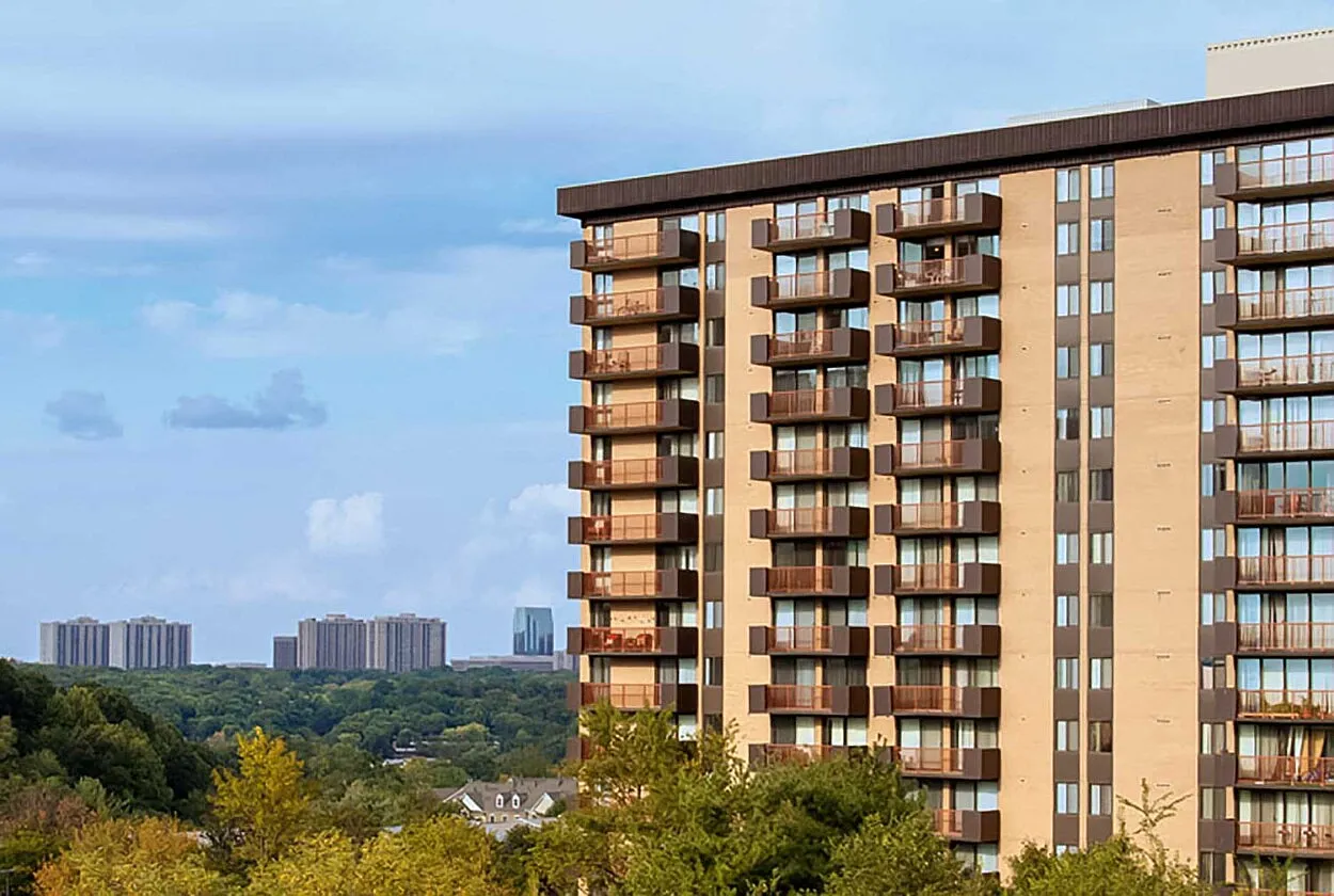 Lerner Excelsior Tower — Photo 2