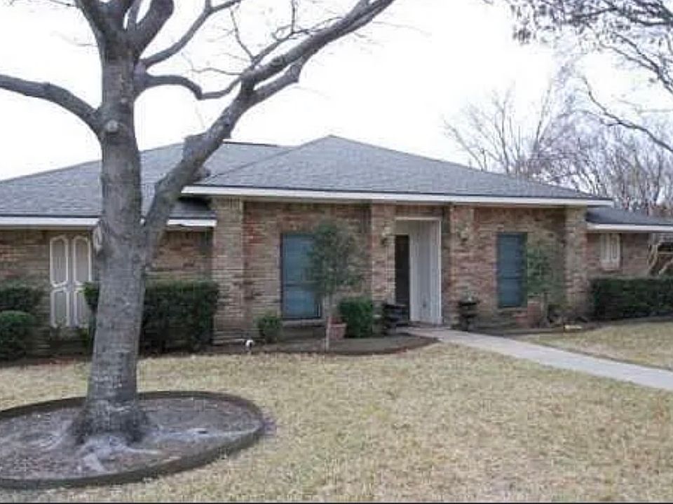 1st image of 2920 Regal Rd