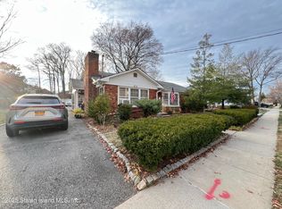 434 Huguenot Ave, Staten Island, NY 10312