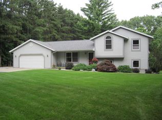 5314 W Lakewood Rd, Whitehall, MI 49461