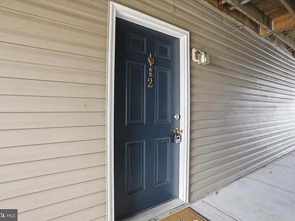 5th image of 136 Brookland Ct APT 2