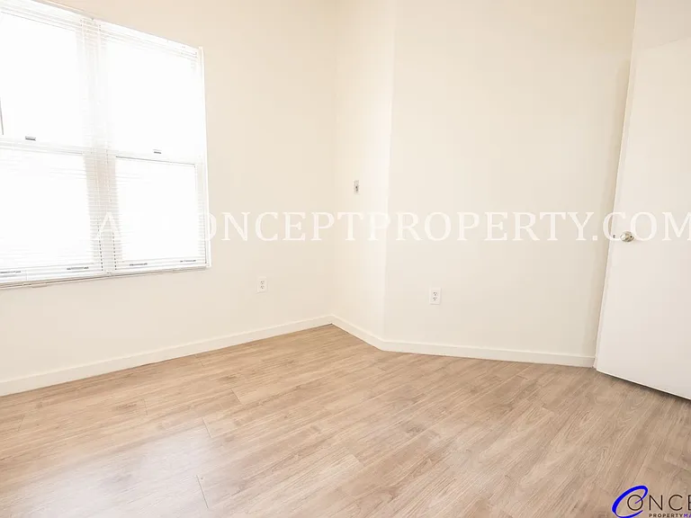 223 E 3rd Ave — Photo 74