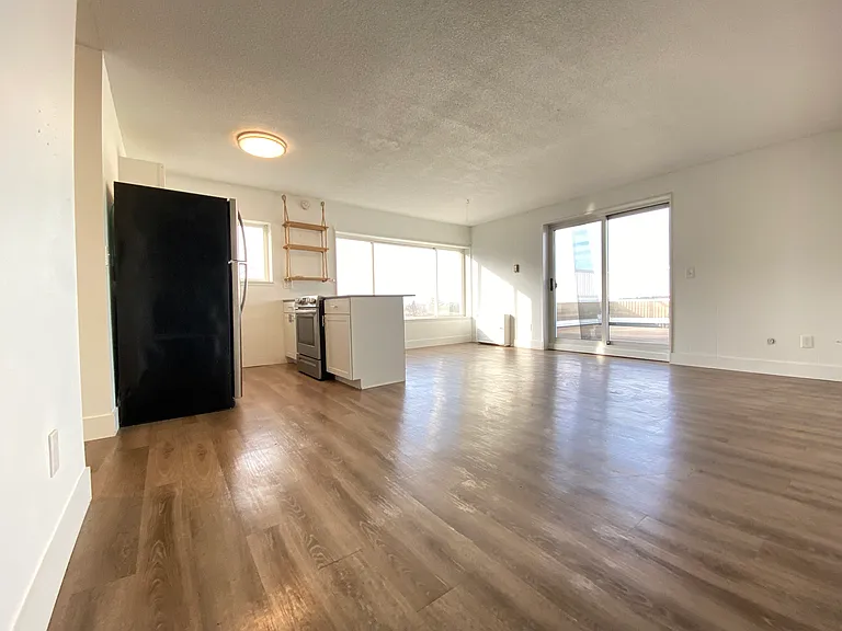 George Apartments - 625 3rd Street Southwest - 5 — Photo 14