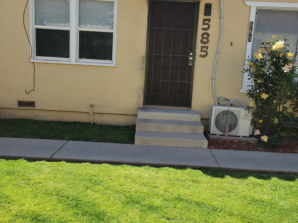 585 S Laspina St #585