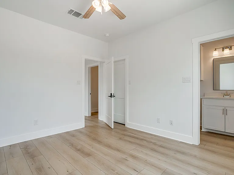 2811 Forest Park Blvd — Photo 33