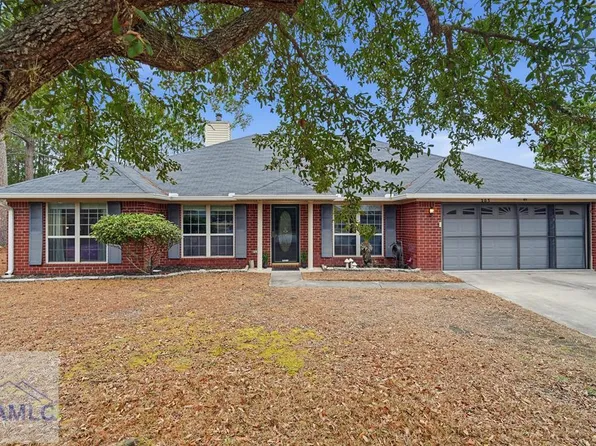 203 Barcalay Ln, Hinesville, GA 31313