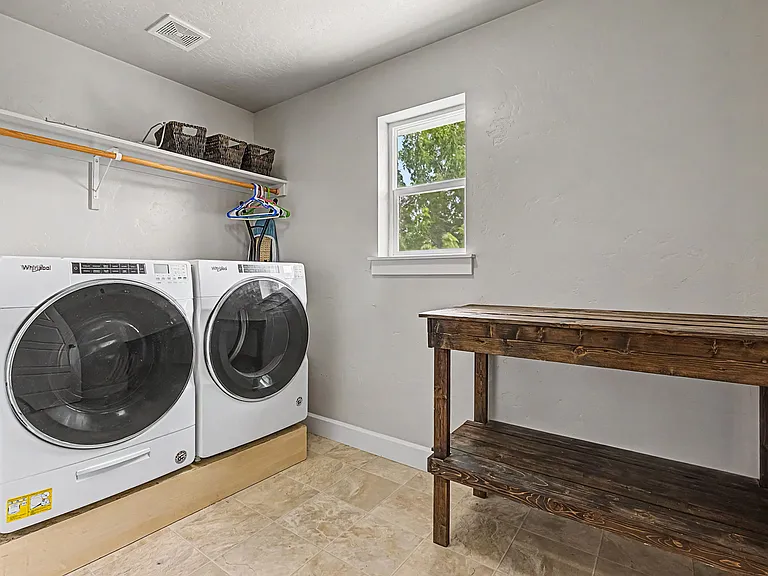 5140 N Elmstone Ave — Photo 29