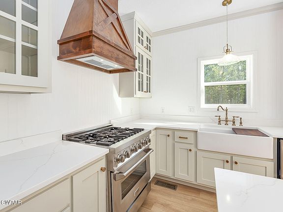 17th image of this home