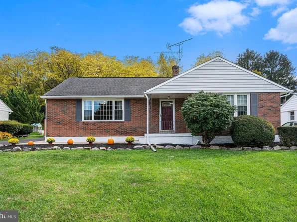 1704 Stirling St, Coatesville, PA 19320