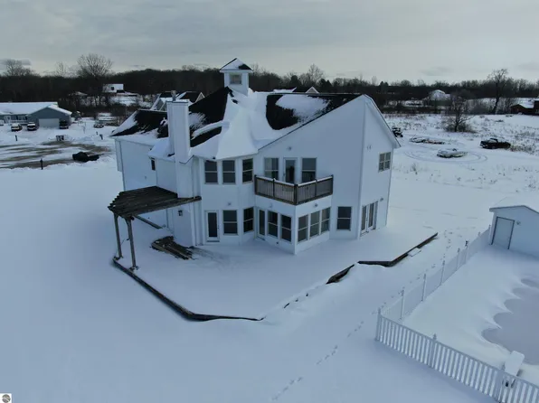 7280 Deweigan Ln, Mount Pleasant, MI 48858